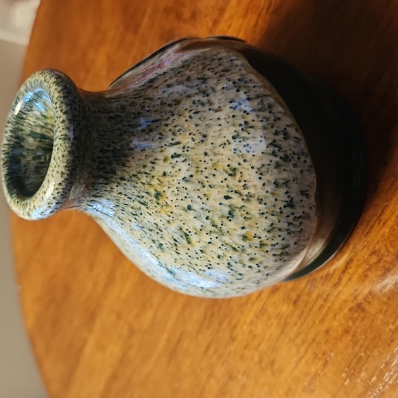 Deneen hand thrown pottery vase from original The Broken Egg Cafe - Picture 2 of 4